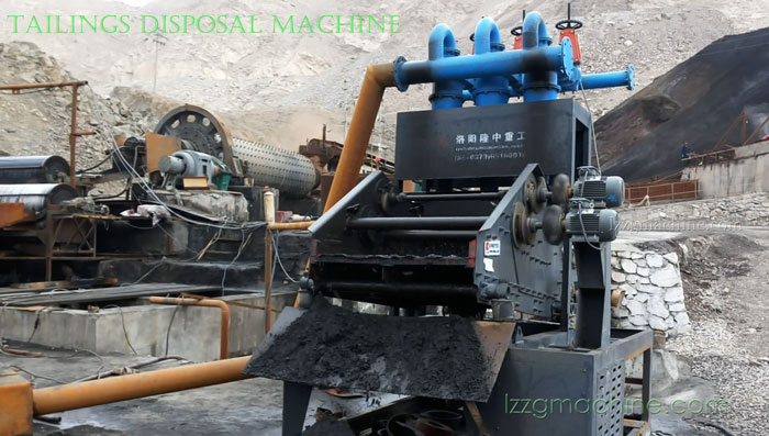 coal/tailings dewatering screen in working