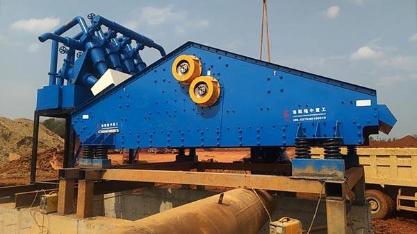 dewatering screen for frac sand