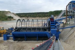 Dewatering bucket wheel for sand washing