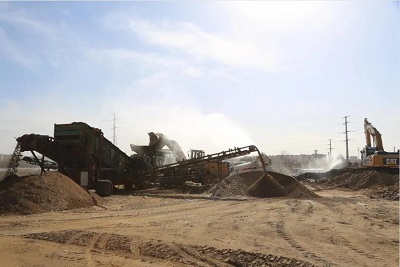 Multi layer silica sand vibrating screen